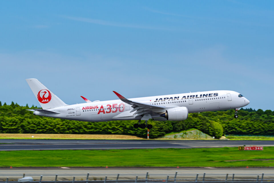 JAL A350-900 1号機 成田着陸