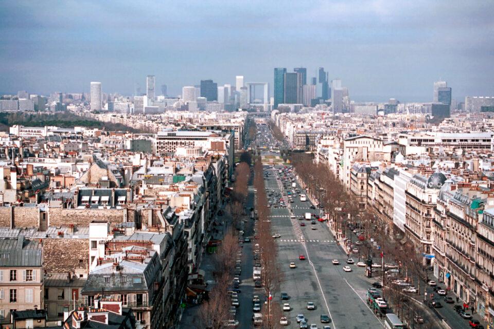 パリ凱旋門の上からの景色