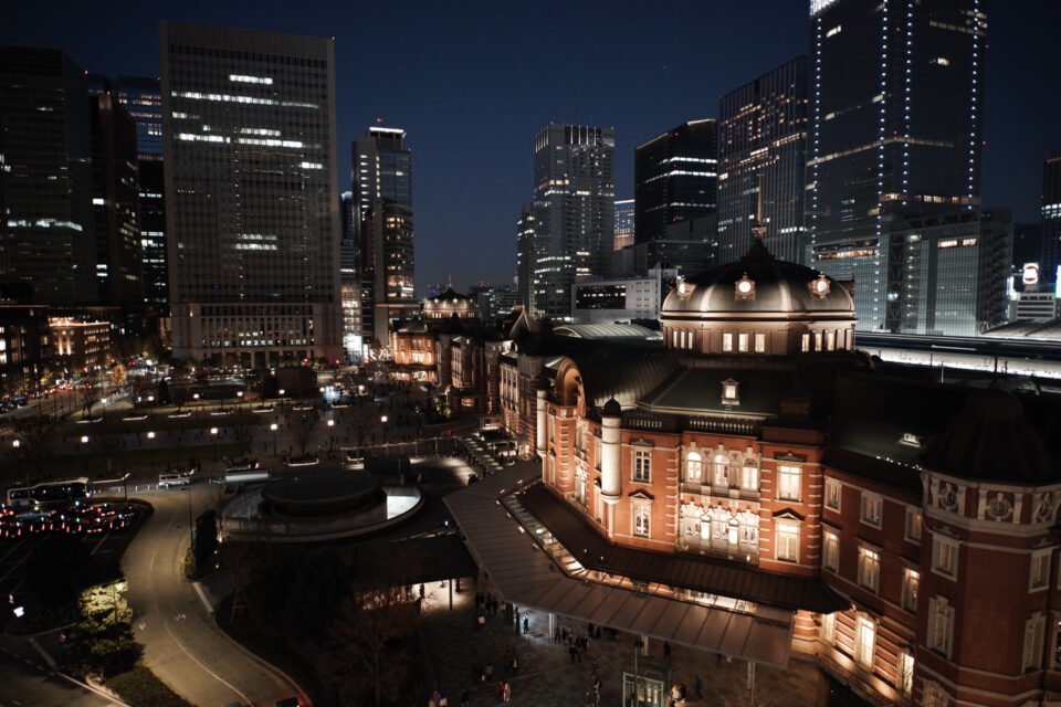 東京駅丸の内口の夜景
