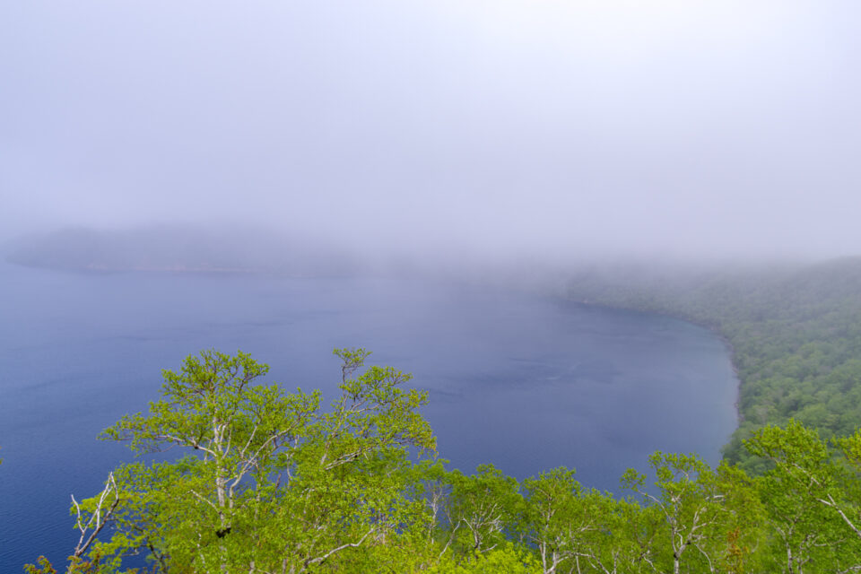 霧が晴れた摩周湖