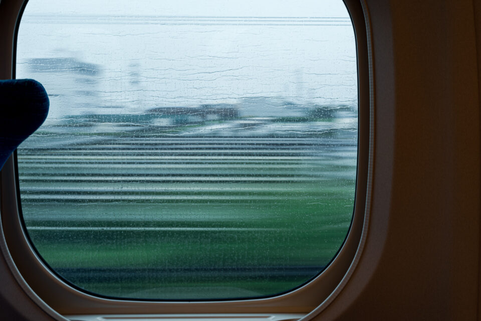 新幹線の窓