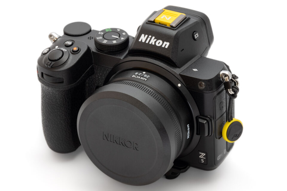 Nikon Z 5 + NIKKOR Z 26mm f/2.8キャップ付き