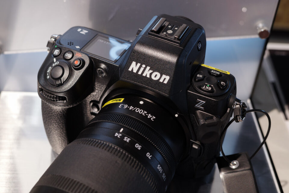 Nikon Z 8のペンタ部