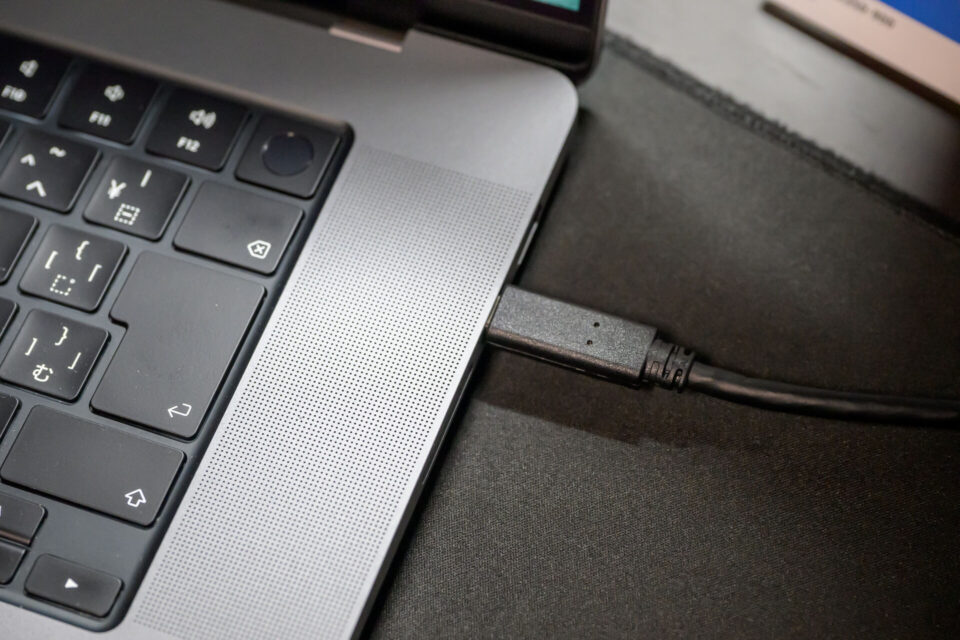 USB Type-Cオルタネートモードで接続