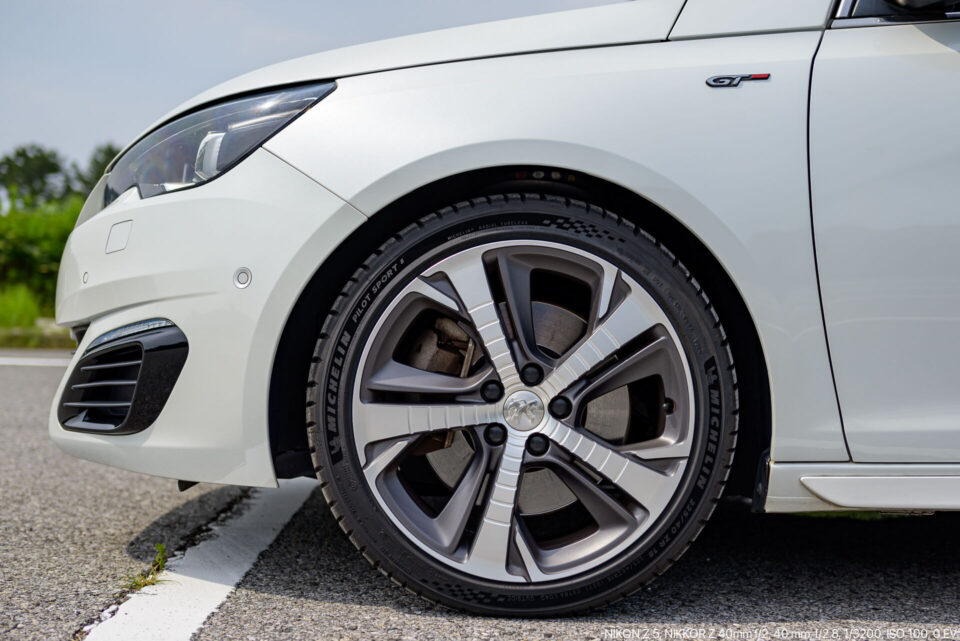 PEUGEOT 308SW(T9)にとりつけたMichelin PS5