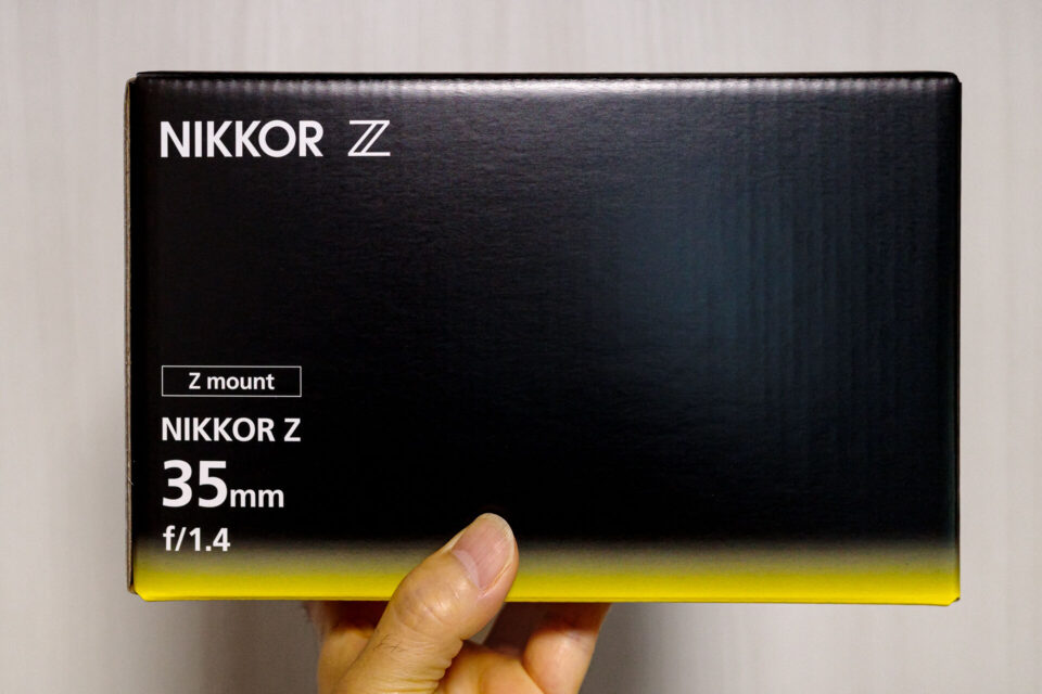 NIKKOR Z 35mm f/1.4 の箱