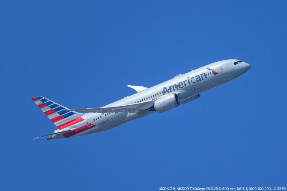 American B787-8