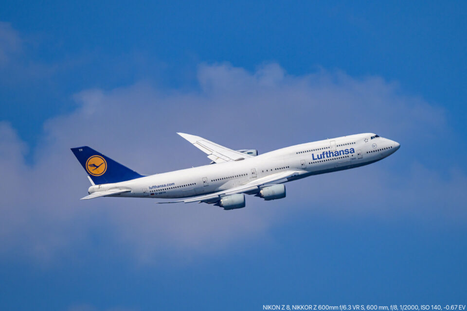 Lufthansa B747-8i