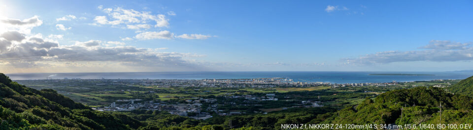 エメラルドの海を見る展望台からのパノラマ