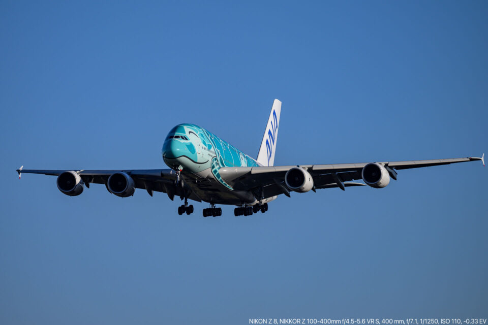 ANA / A380-800 / JA382A