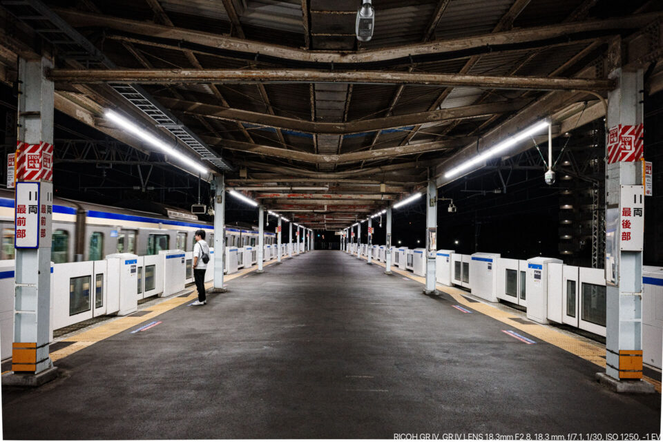 夜の駅